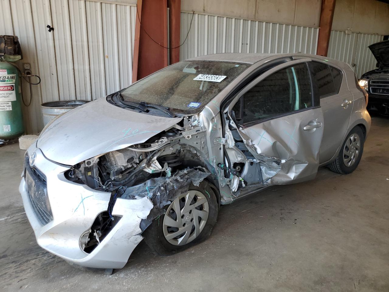 Image 1 of 2015 TOYOTA PRIUS C  2015 with VIN JTDKDTB34F1110641