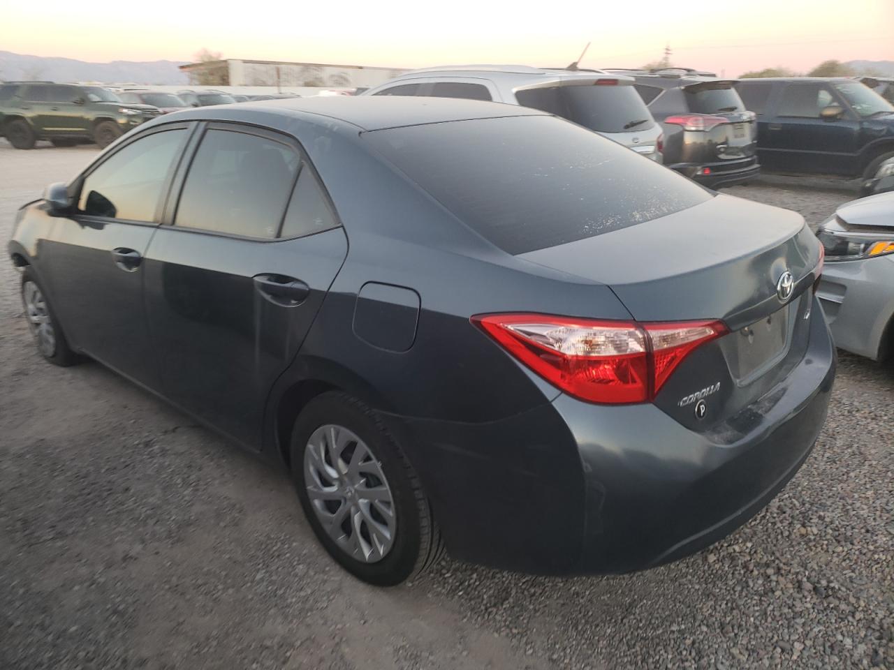 Obraz 2 z 2018 TOYOTA COROLLA L 2018 z VIN 2T1BURHE9JC072629