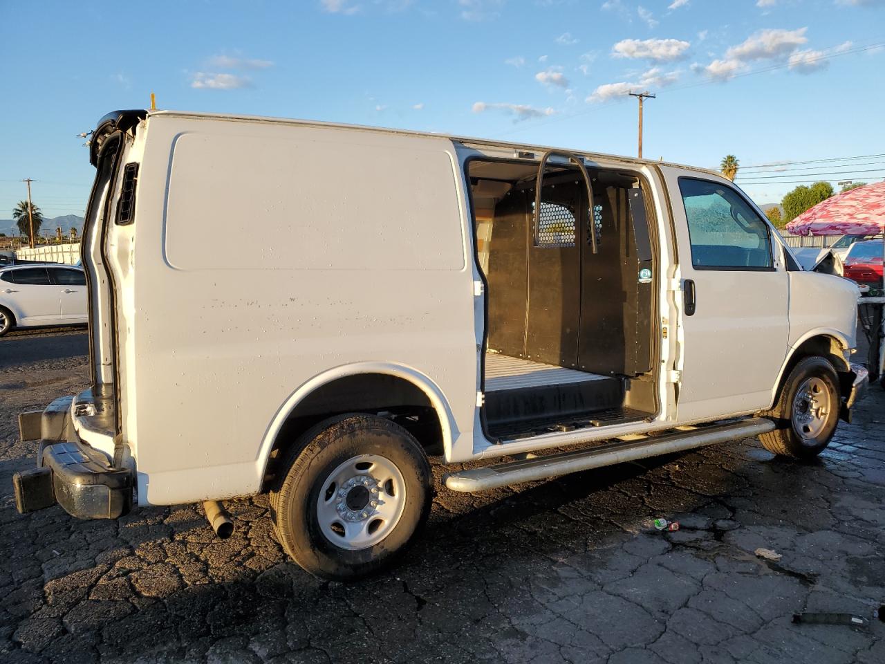 Изображение 3 2022 GMC SAVANA G2500 2022 с VIN 1GTW7AF70N1255720