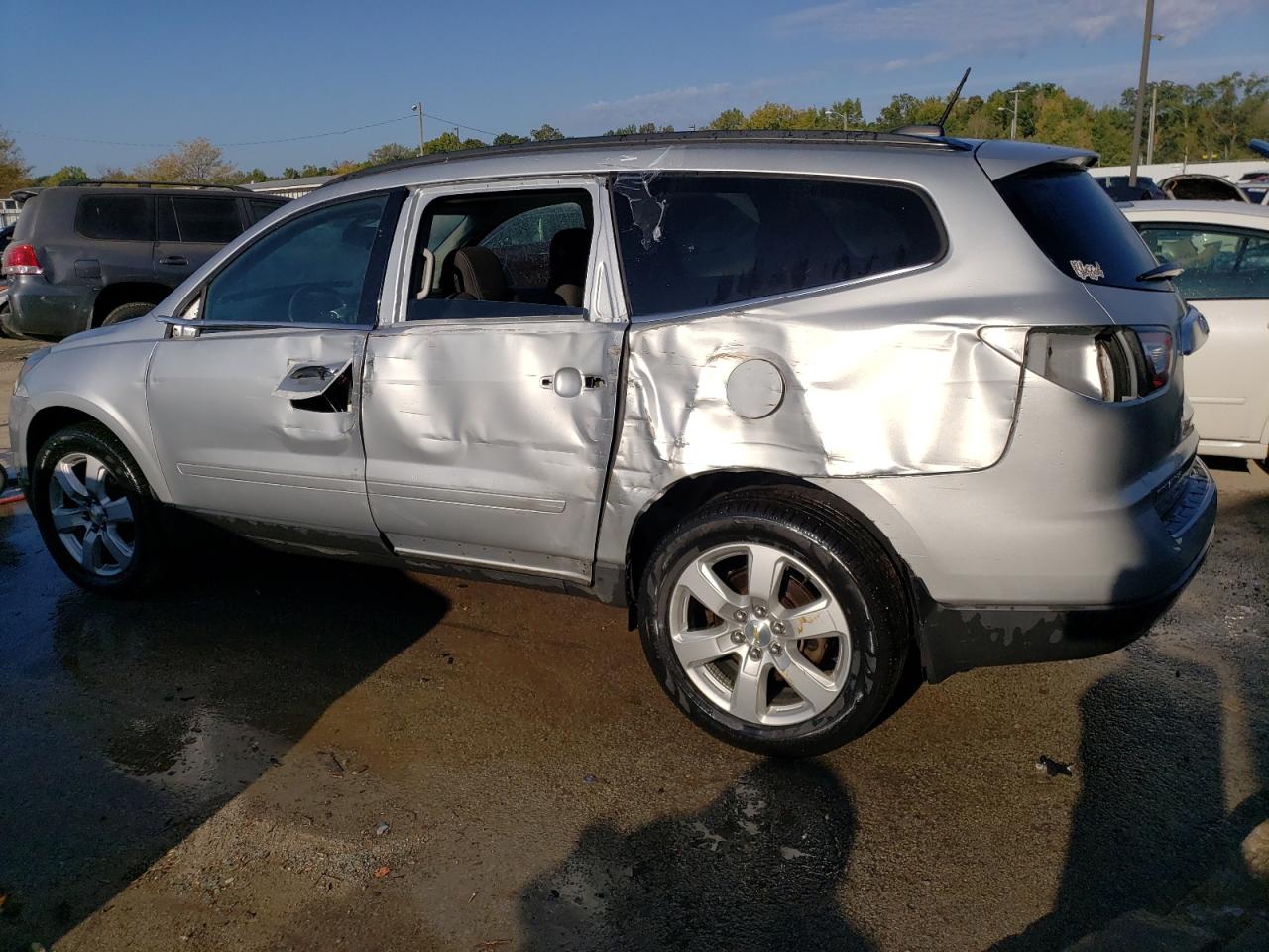 Image 2 of 2017 CHEVROLET TRAVERSE LT 2017 with VIN 1GNKRGKD3HJ228658