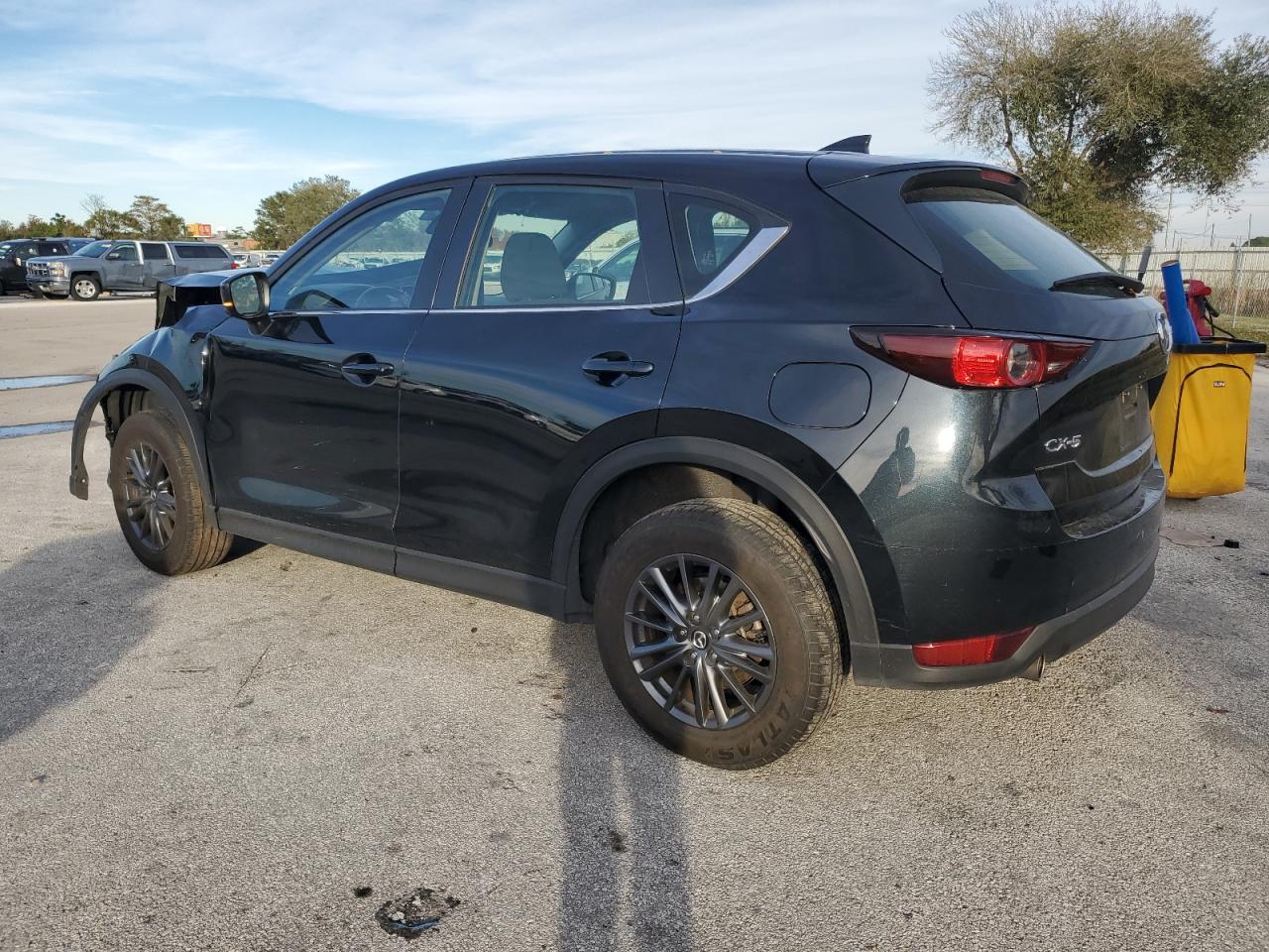 Obraz 2 z 2020 MAZDA CX-5 SPORT 2020 z VIN JM3KFABM9L0861556