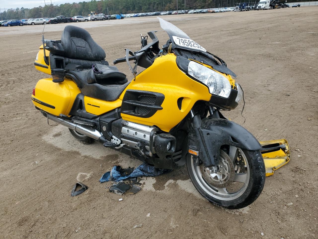 2010 HONDA GL1800  2010 image