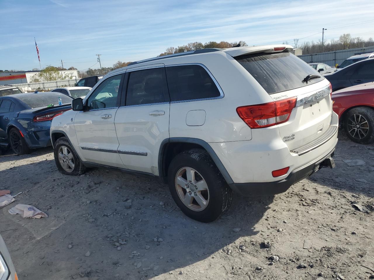 Image 2 of 2011 JEEP GRAND CHEROKEE LAREDO 2011 with VIN 1J4RR4GG1BC617815