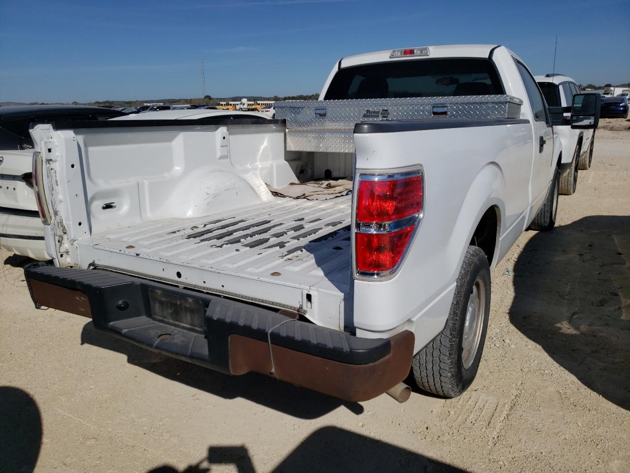 Obraz 3 z 2010 FORD F150  2010 z VIN 1FTMF1CW2AKB10687