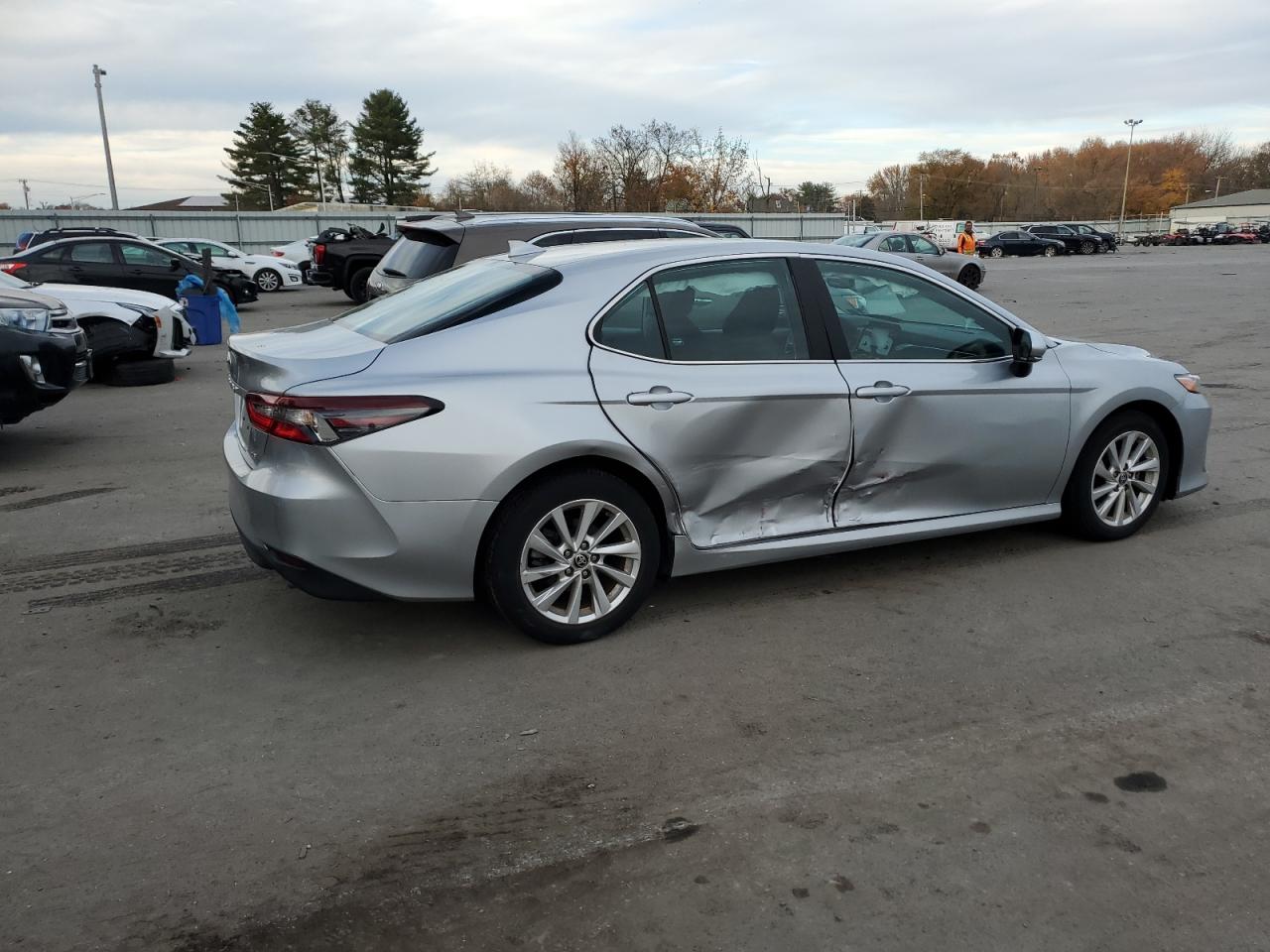 Image 3 of 2021 TOYOTA CAMRY LE 2021 with VIN 4T1R11AK9MU526406