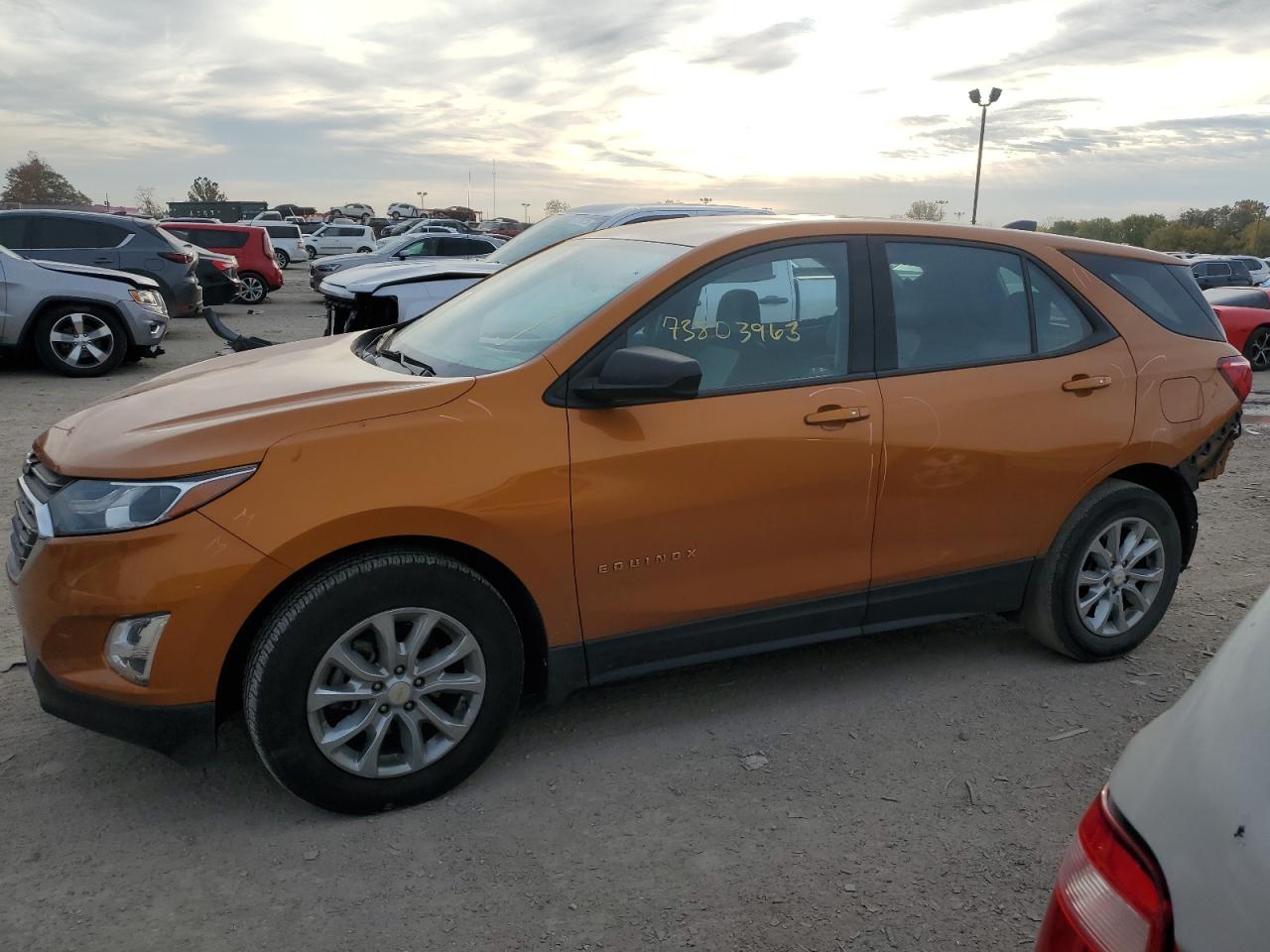 Obraz 1 z 2018 CHEVROLET EQUINOX LS 2018 z VIN 2GNAXHEV9J6167489