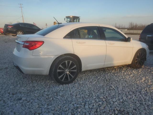 Изображение 3 2012 CHRYSLER 200 LX 2012 с VIN 1C3CCBAB2CN172347