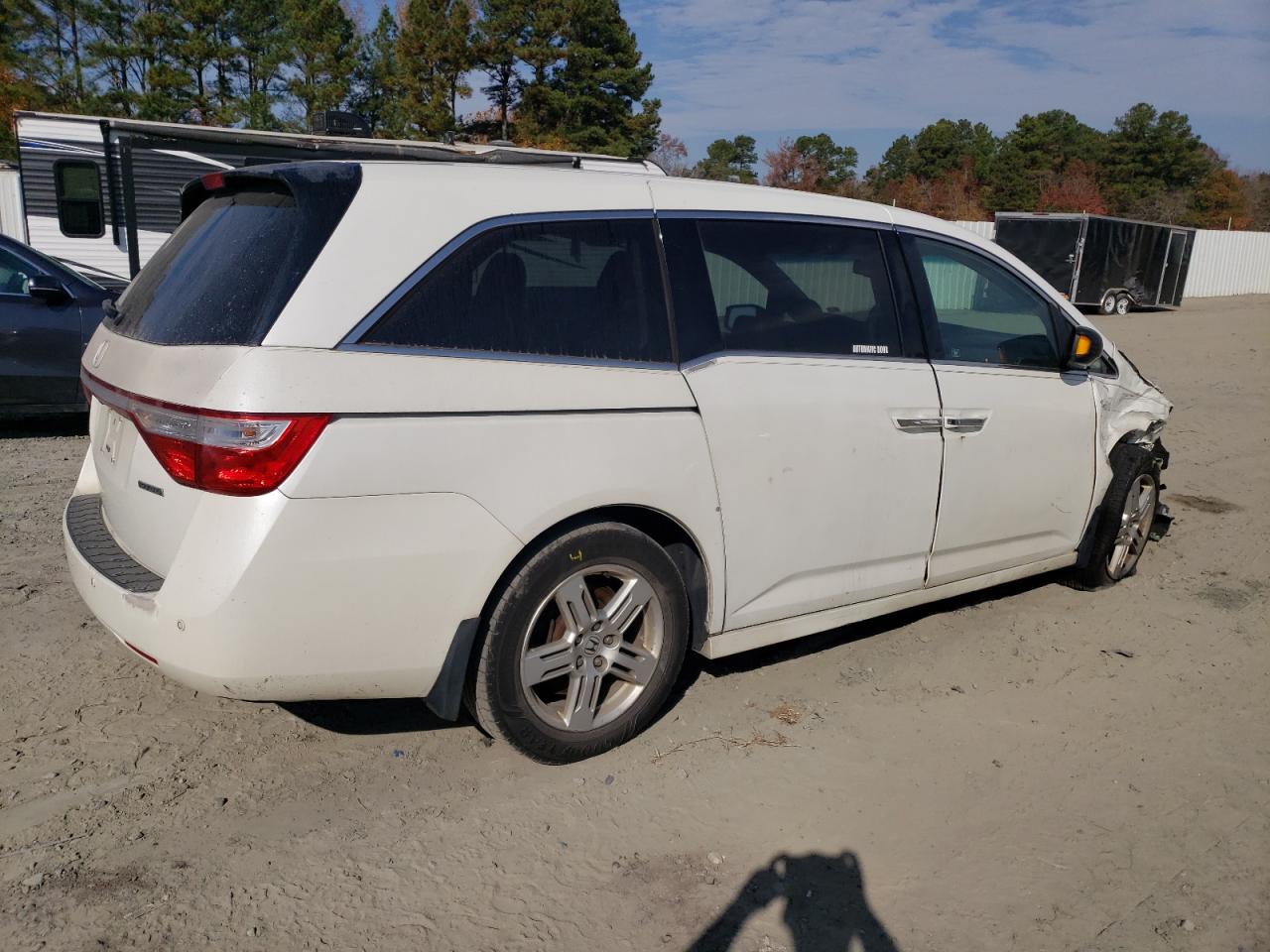 Image 3 of 2012 HONDA ODYSSEY TOURING 2012 with VIN 5FNRL5H91CB005552