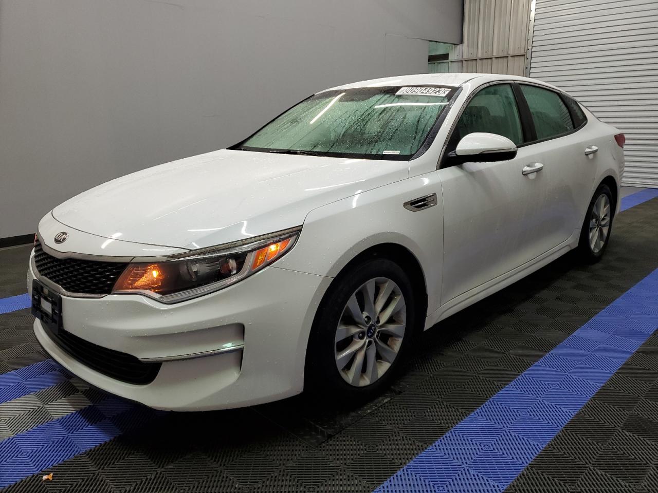 Изображение 1 2017 KIA OPTIMA LX 2017 с VIN 5XXGT4L30HG147674