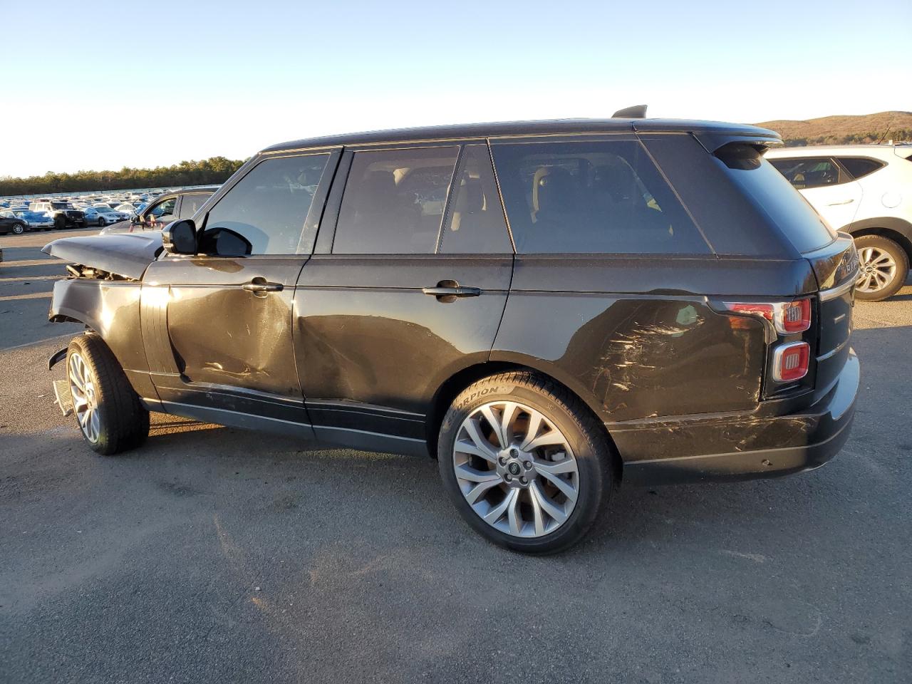 Image 2 of 2019 LAND ROVER RANGE ROVER SUPERCHARGED 2019 with VIN SALGS2RE9KA550581