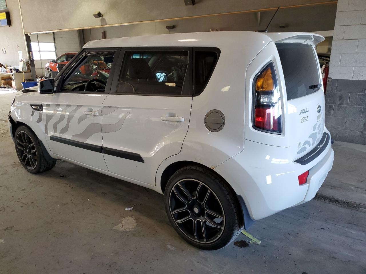 Изображение 2 2011 KIA SOUL + 2011 с VIN KNDJT2A26B7726429