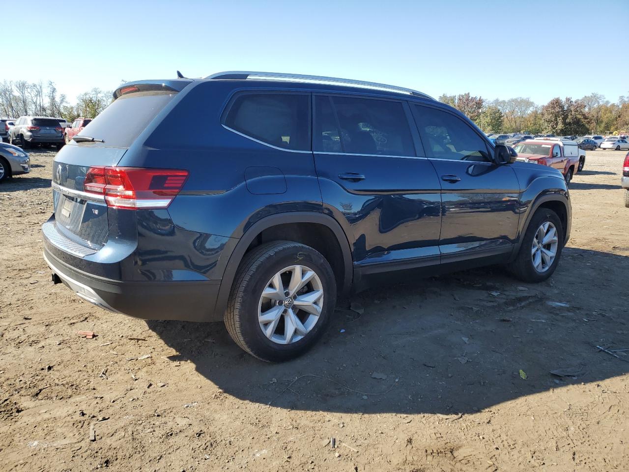 Image 3 of 2019 VOLKSWAGEN ATLAS SE 2019 with VIN 1V2DR2CA5KC592826