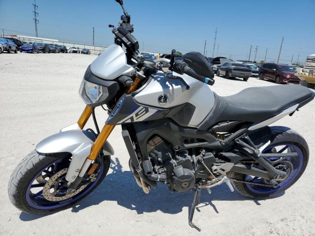 Obraz 3 z 2015 YAMAHA FZ09 C 2015 z VIN JYARN33Y3FA002187