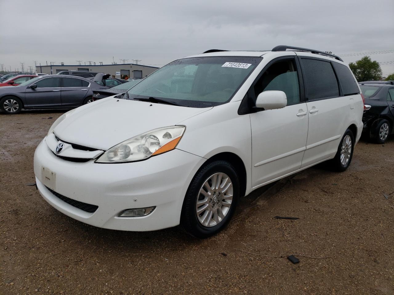 2010 TOYOTA SIENNA XLE 2010 image