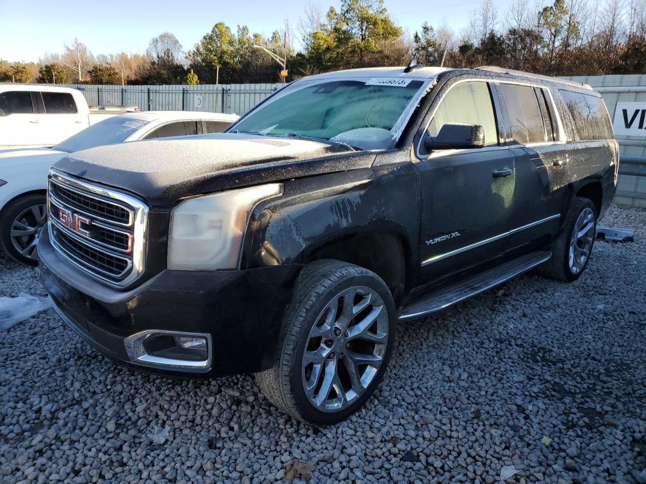 2015 GMC YUKON XL C1500 SLT 2015 image