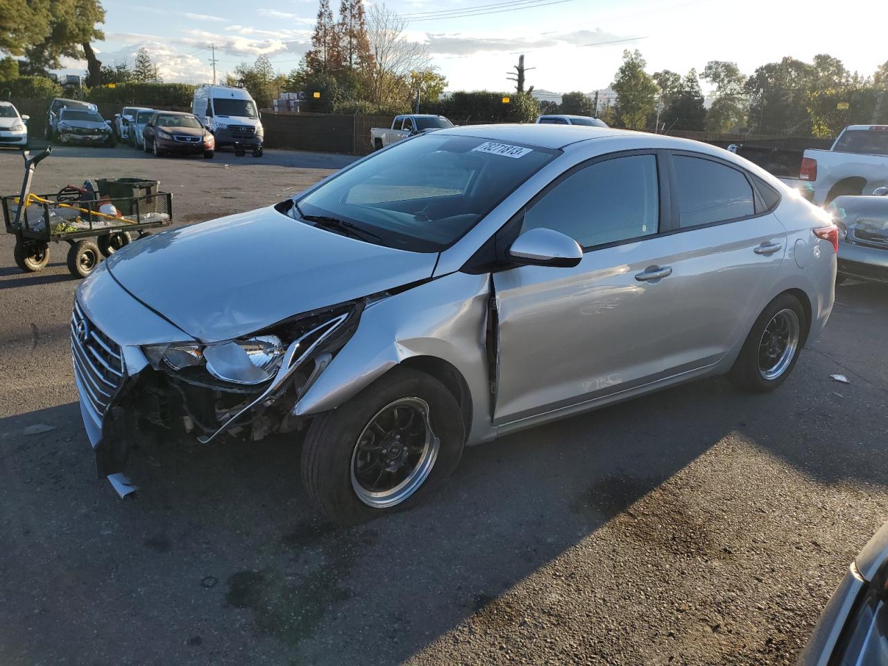 Изображение 1 2019 HYUNDAI ACCENT SE 2019 с VIN 3KPC24A35KE059532