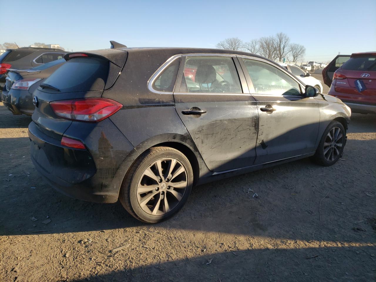 Изображение 3 2019 HYUNDAI ELANTRA GT  2019 с VIN KMHH35LE0KU094726