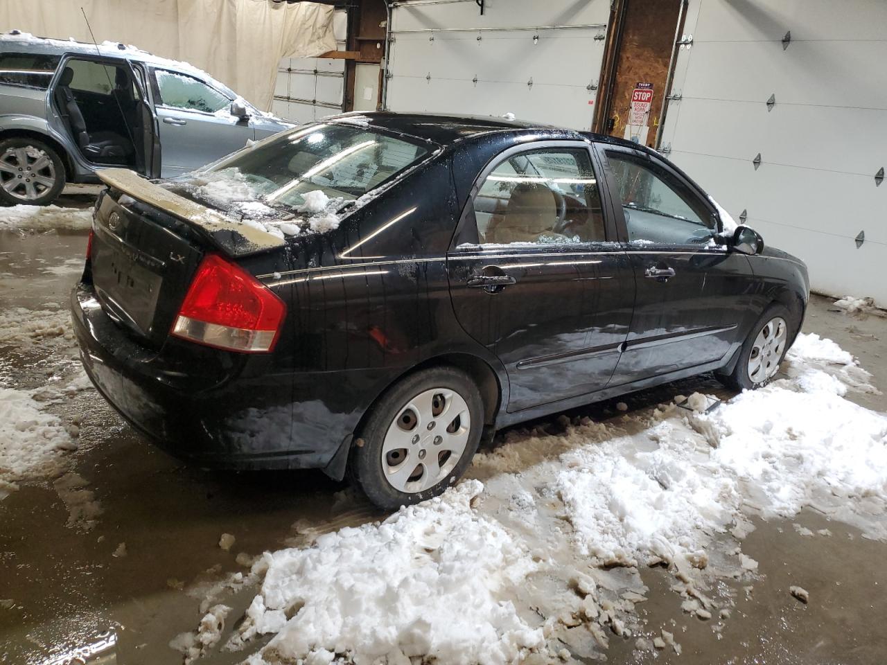 Image 3 of 2009 KIA SPECTRA EX 2009 with VIN KNAFE221395626541
