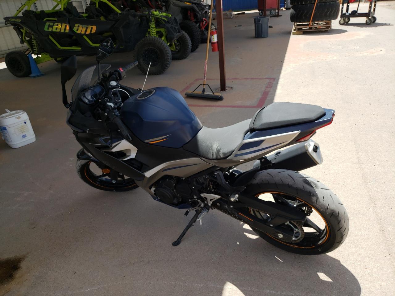 Изображение 3 2023 KAWASAKI EX400  2023 с VIN JKAEXKG18PDAR9954