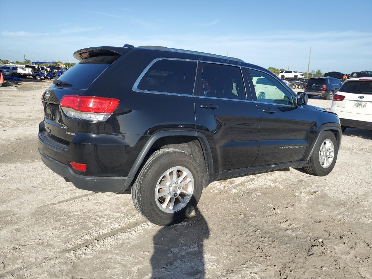 Изображение 3 2019 JEEP GRAND CHEROKEE LAREDO 2019 с VIN 1C4RJEAG0KC710577