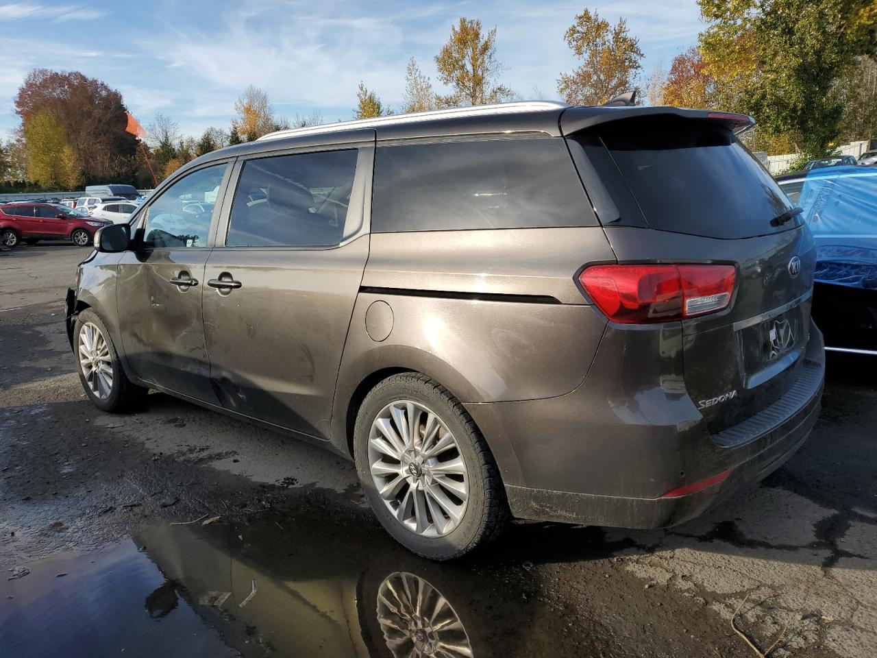 Image 2 of 2016 KIA SEDONA LX 2016 with VIN KNDMB5C18G6151463
