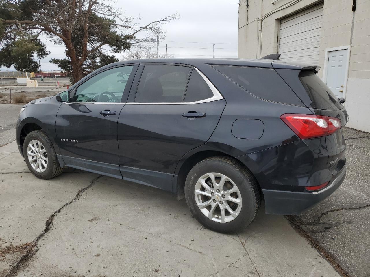 Изображение 2 2020 CHEVROLET EQUINOX LT 2020 с VIN 2GNAXUEV9L6224267