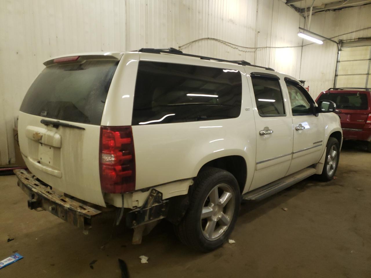 Obraz 3 z 2014 CHEVROLET SUBURBAN K1500 LTZ 2014 z VIN 1GNSKKE71ER218415