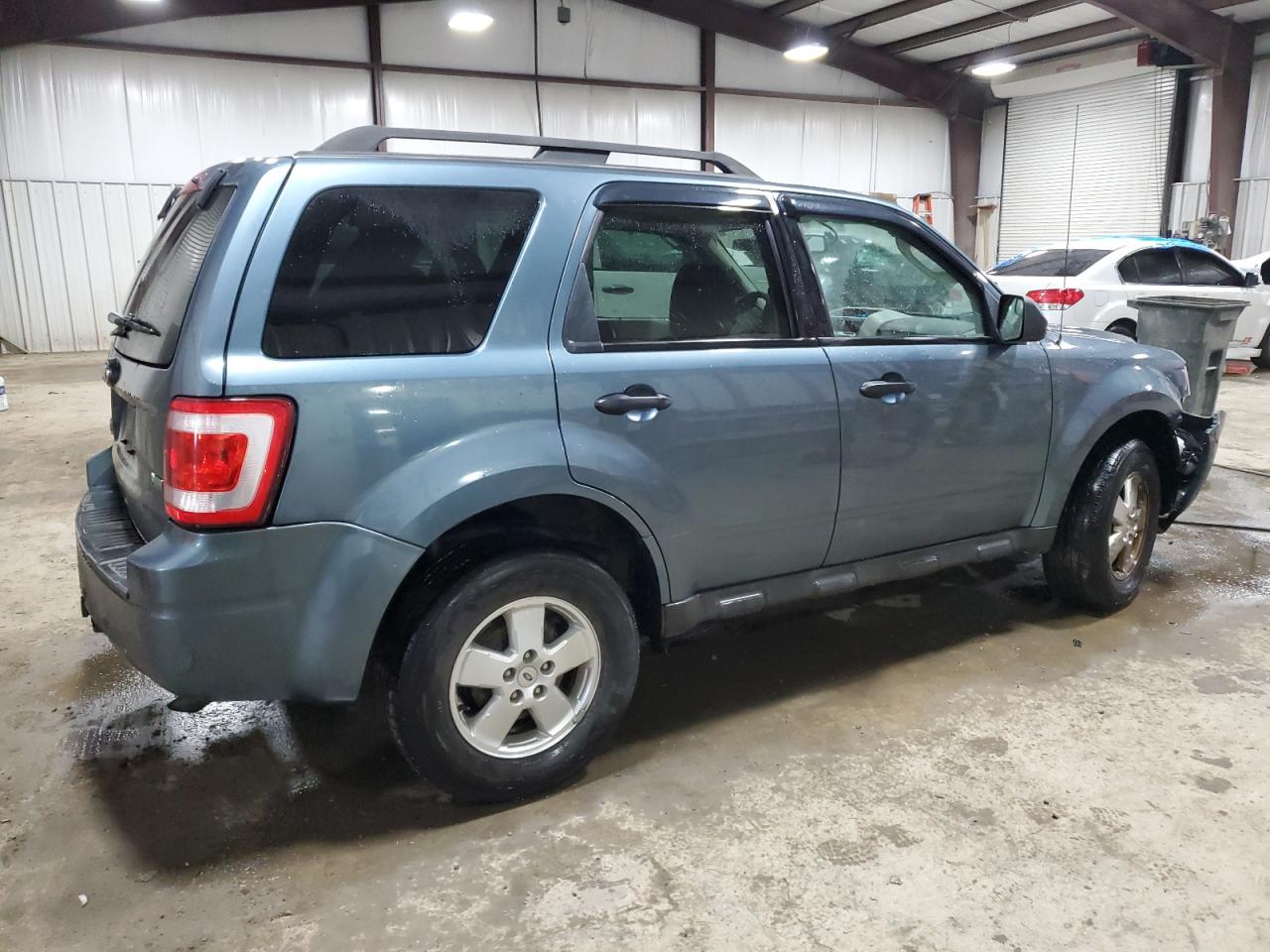 Image 3 of 2011 FORD ESCAPE XLT 2011 with VIN 1FMCU0DG7BKB64325