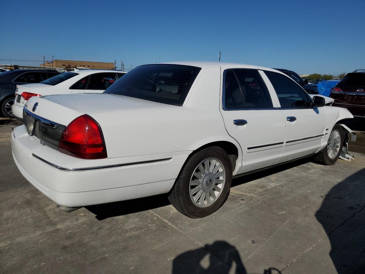 Изображение 3 2010 MERCURY GRAND MARQUIS LS 2010 с VIN 2MEBM7FV1AX631754