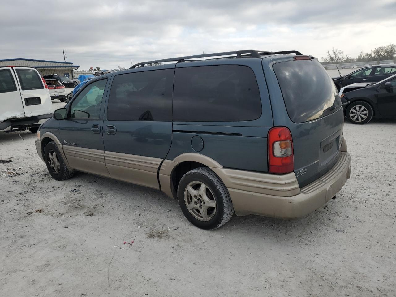 Image 2 of 2004 PONTIAC MONTANA  2004 with VIN 1GMDX03E94D126131