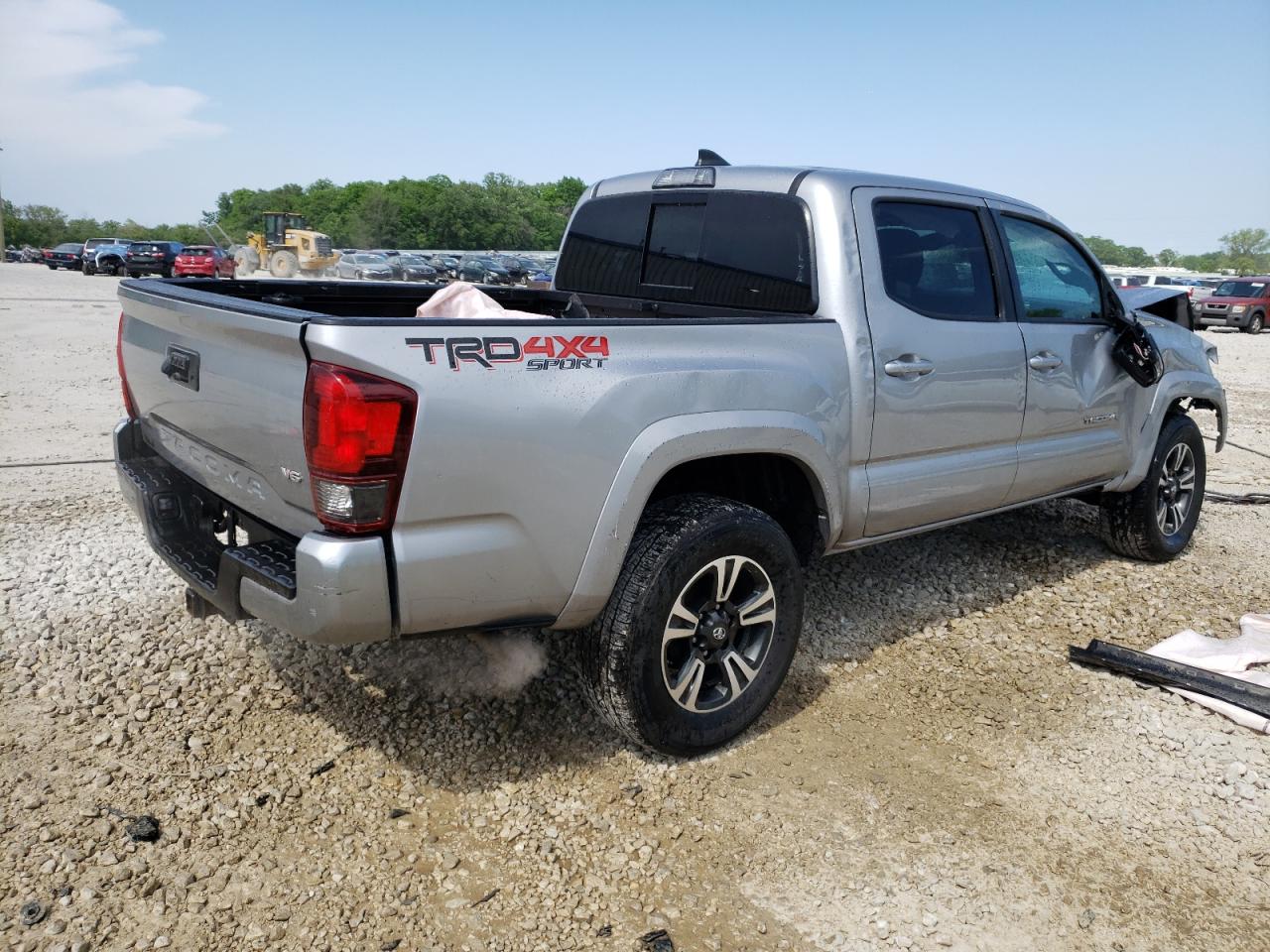 Image 3 of 2019 TOYOTA TACOMA DOUBLE CAB 2019 with VIN 3TMCZ5ANXKM214309