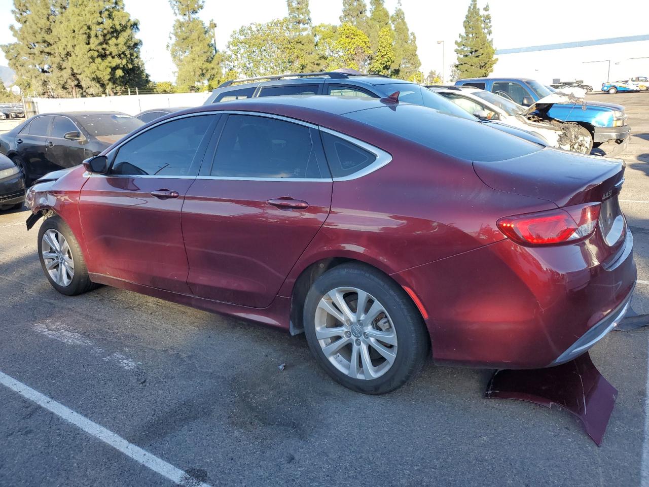 Изображение 2 2015 CHRYSLER 200 LIMITED 2015 с VIN 1C3CCCAB1FN717139
