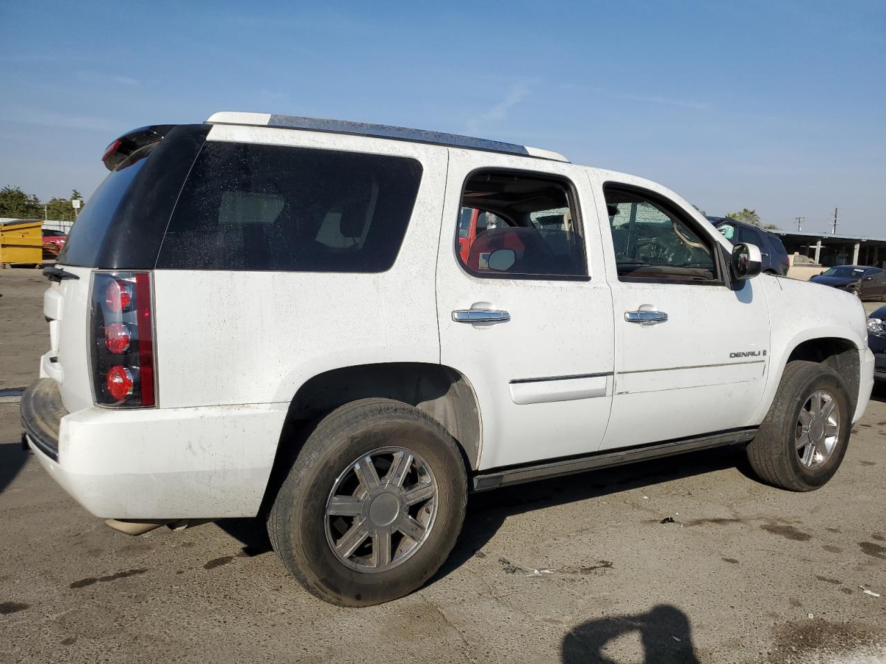 Image 3 of 2007 GMC YUKON DENALI 2007 with VIN 1GKFK63817J284630