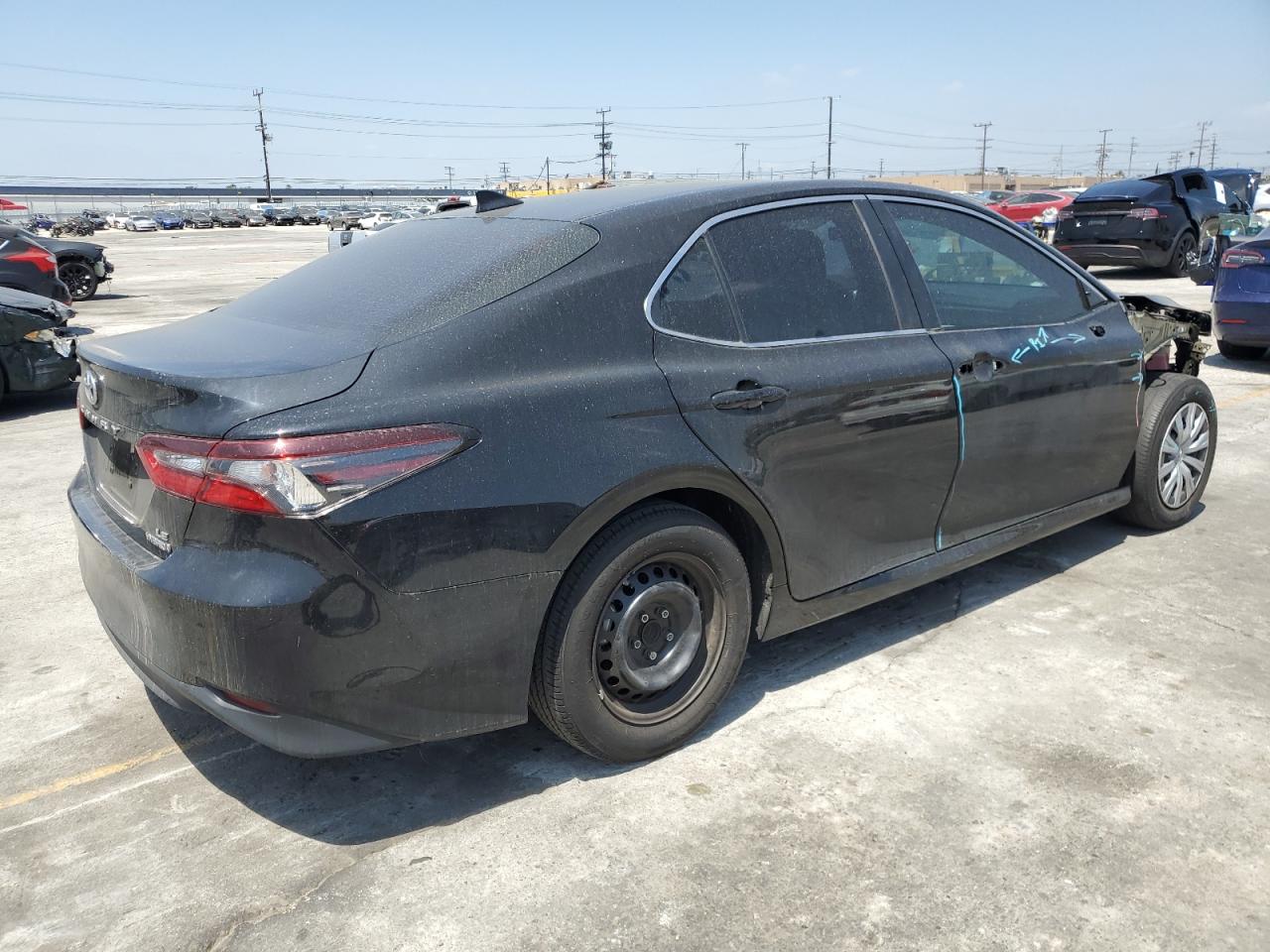 Image 3 of 2022 TOYOTA CAMRY LE 2022 with VIN 4T1C31AK3NU573335