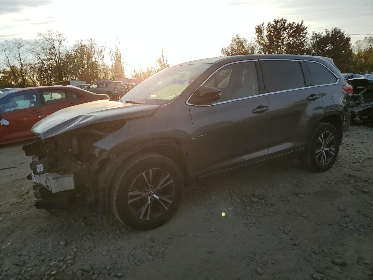 Изображение 2017 TOYOTA HIGHLANDER LE 2017