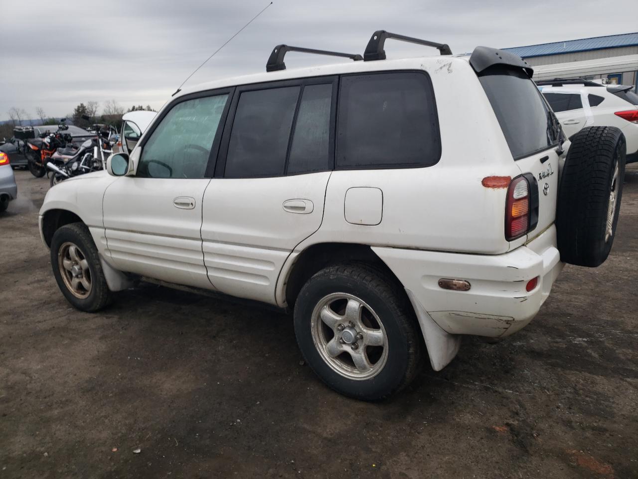 Image 2 of 1999 TOYOTA RAV4  1999 with VIN JT3HP10V2X7126950