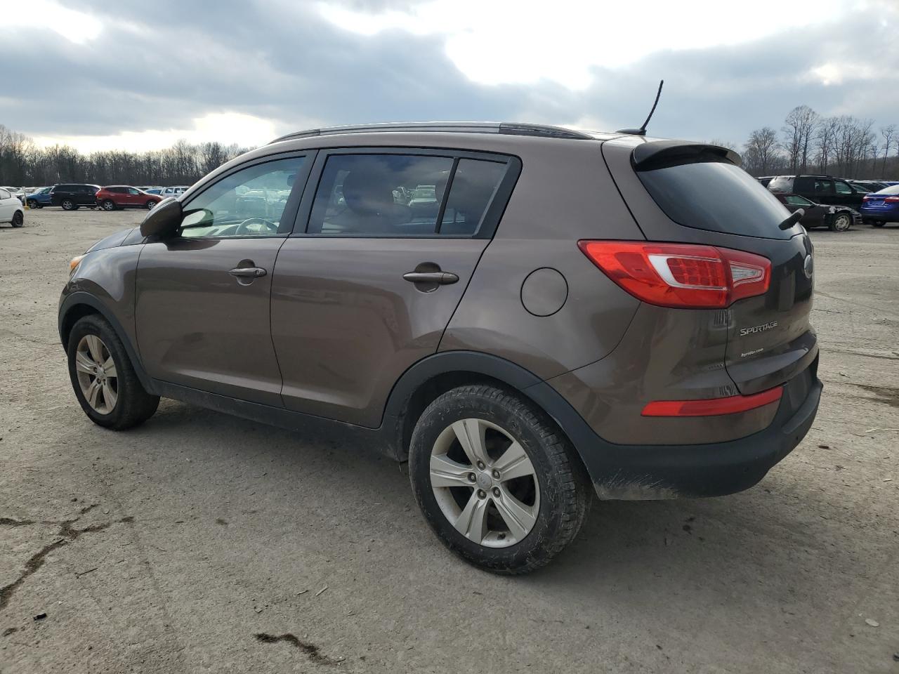 Изображение 2 2013 KIA SPORTAGE BASE 2013 с VIN KNDPB3A22D7520708