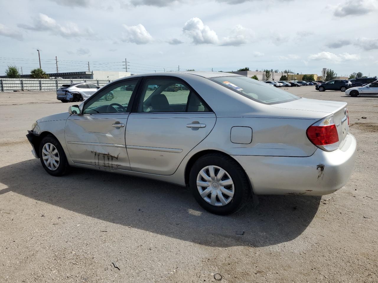 Изображение 2 2005 TOYOTA CAMRY LE 2005 с VIN 4T1BE32K25U009000
