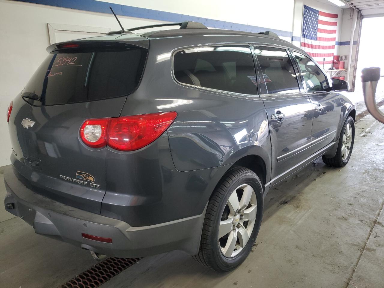 Image 3 of 2009 CHEVROLET TRAVERSE LTZ 2009 with VIN 1GNER33D39S109251