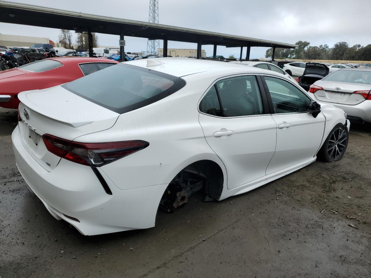 Obraz 3 z 2021 TOYOTA CAMRY SE 2021 z VIN 4T1G11AK3MU425207