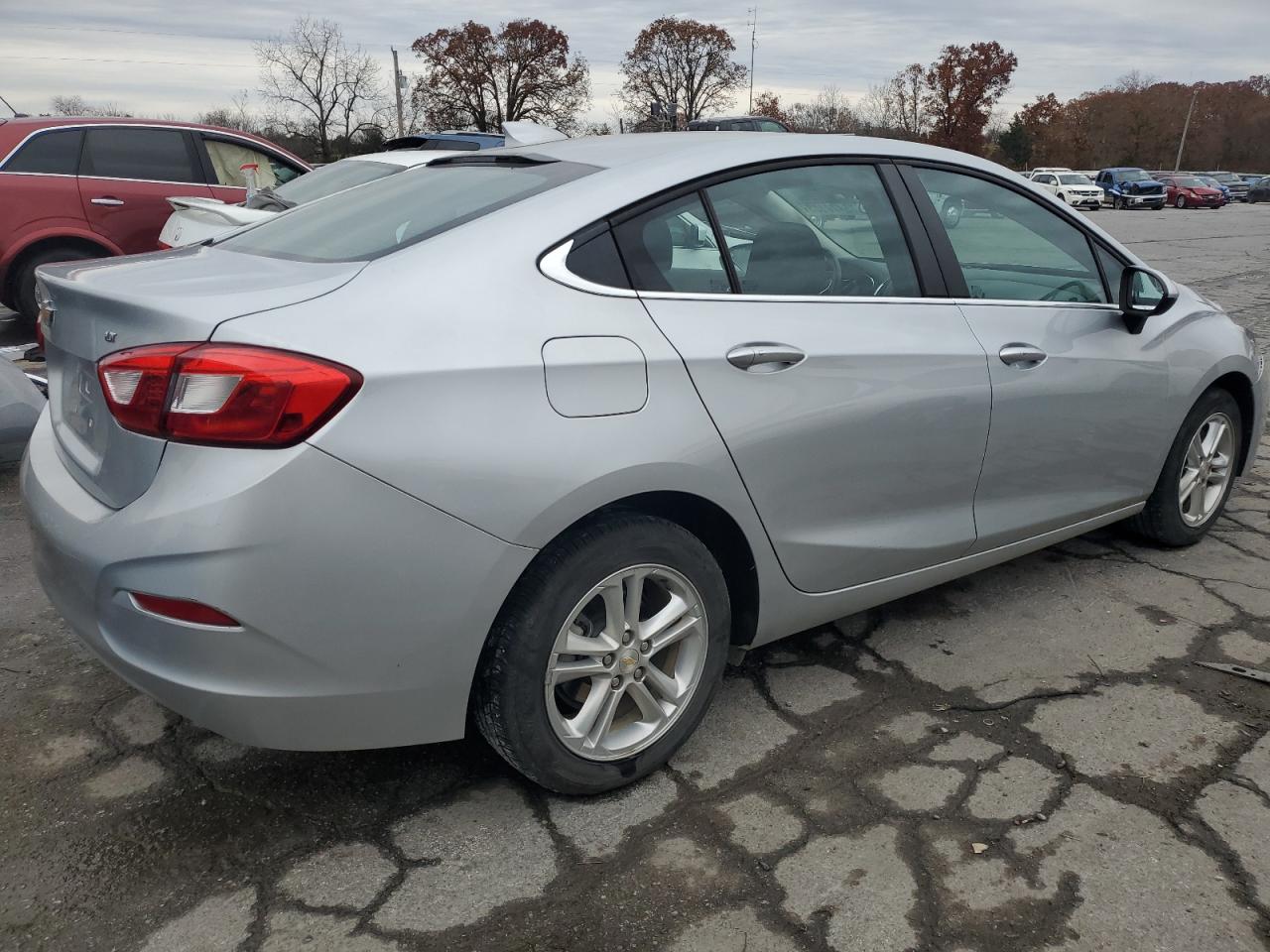 Image 3 of 2018 CHEVROLET CRUZE LT 2018 with VIN 1G1BE5SM1J7100679