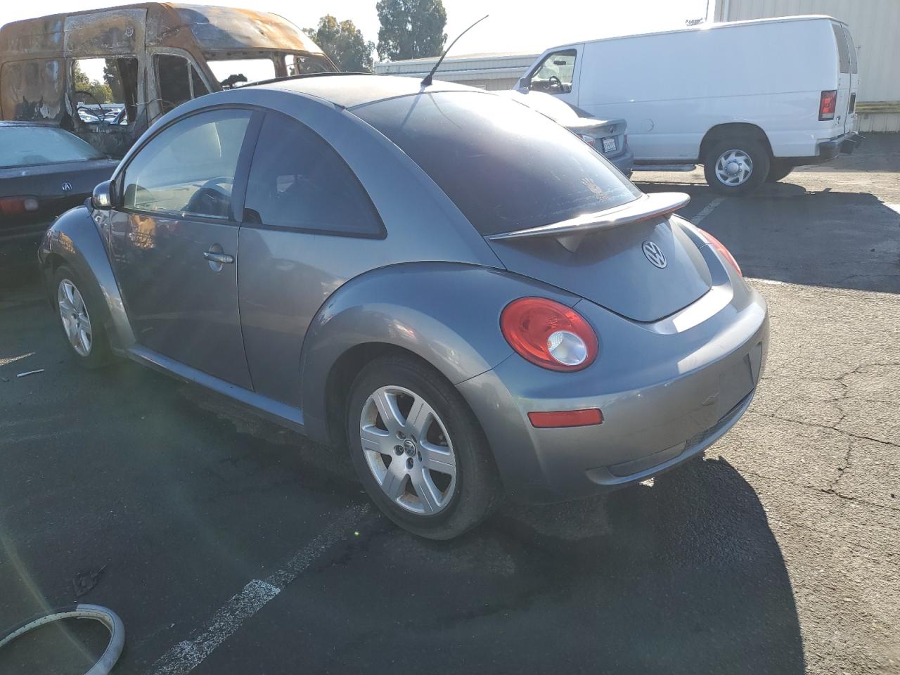 Image 2 of 2007 VOLKSWAGEN NEW BEETLE 2.5L OPTION PACKAGE 1 2007 with VIN 3VWRG31C97M501129