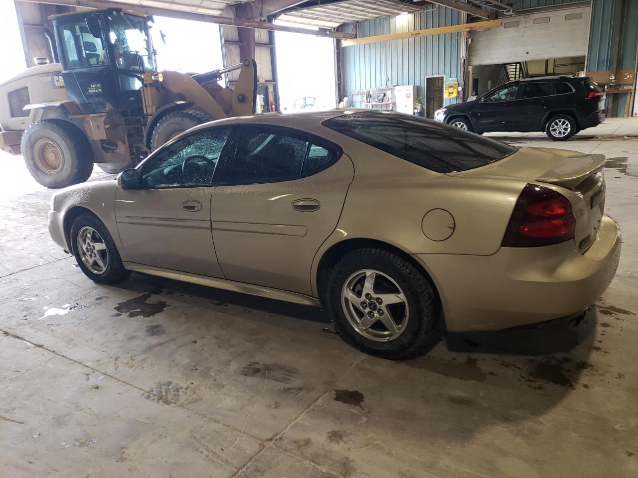 Image 2 of 2004 PONTIAC GRAND PRIX GT2 2004 with VIN 2G2WS522X41366420