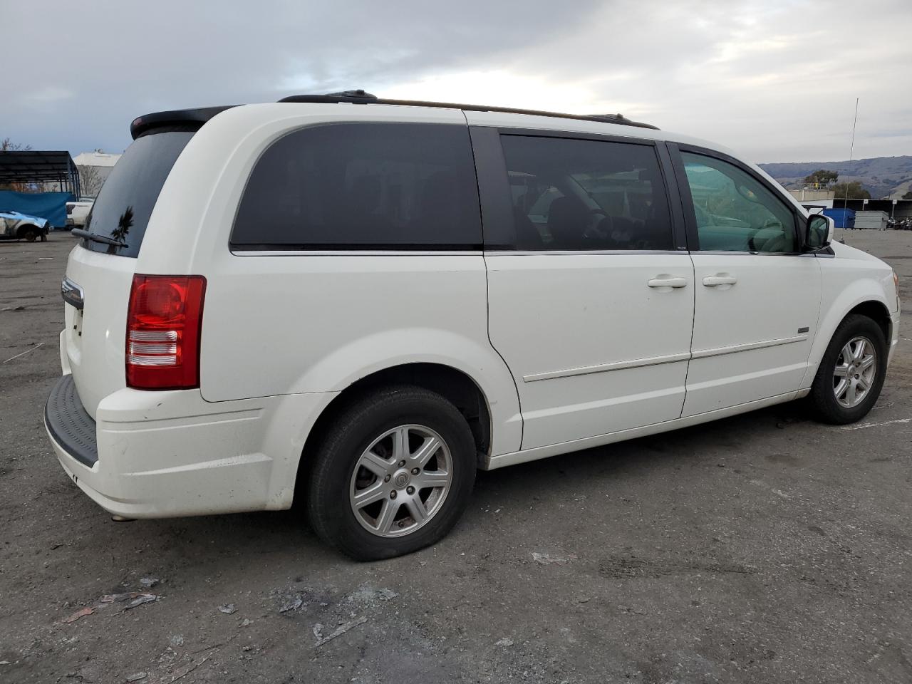 Image 3 of 2008 CHRYSLER TOWN & COUNTRY TOURING 2008 with VIN 2A8HR54P38R844167