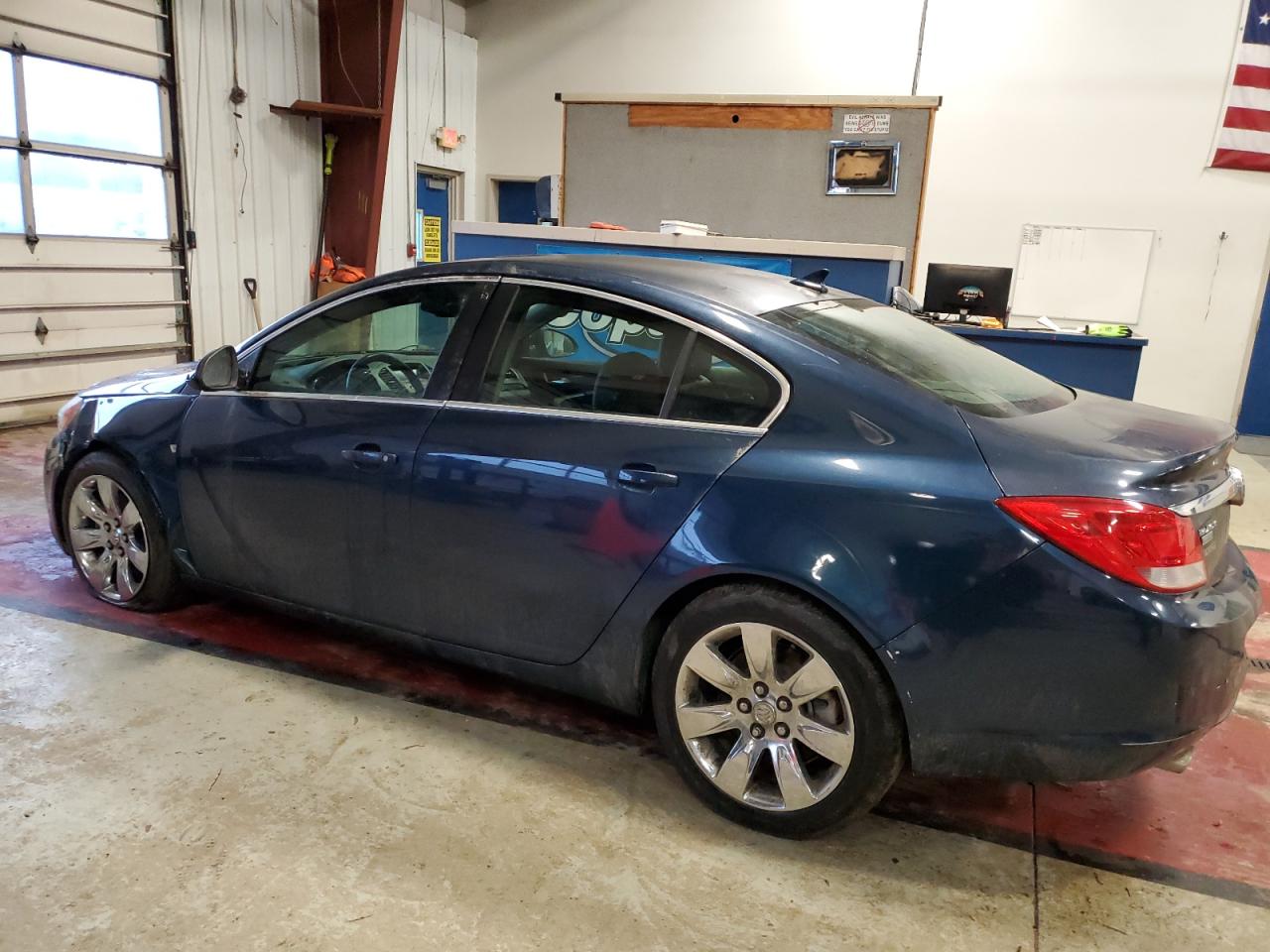 Image 2 of 2011 BUICK REGAL CXL 2011 with VIN W04G05GV7B1066078