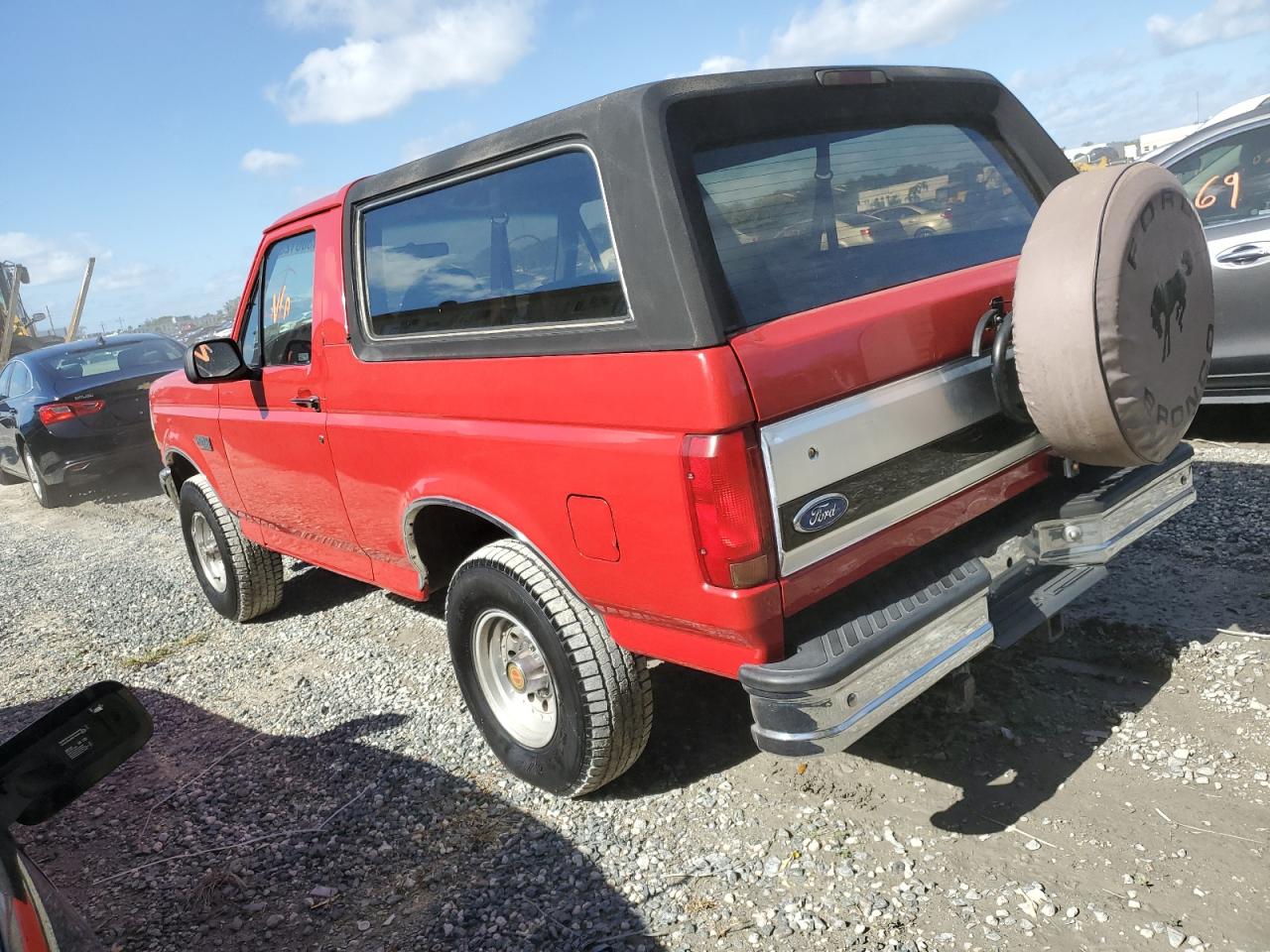 Image 2 of 1992 FORD BRONCO U100 1992 with VIN 1FMEU15N2NLB02051