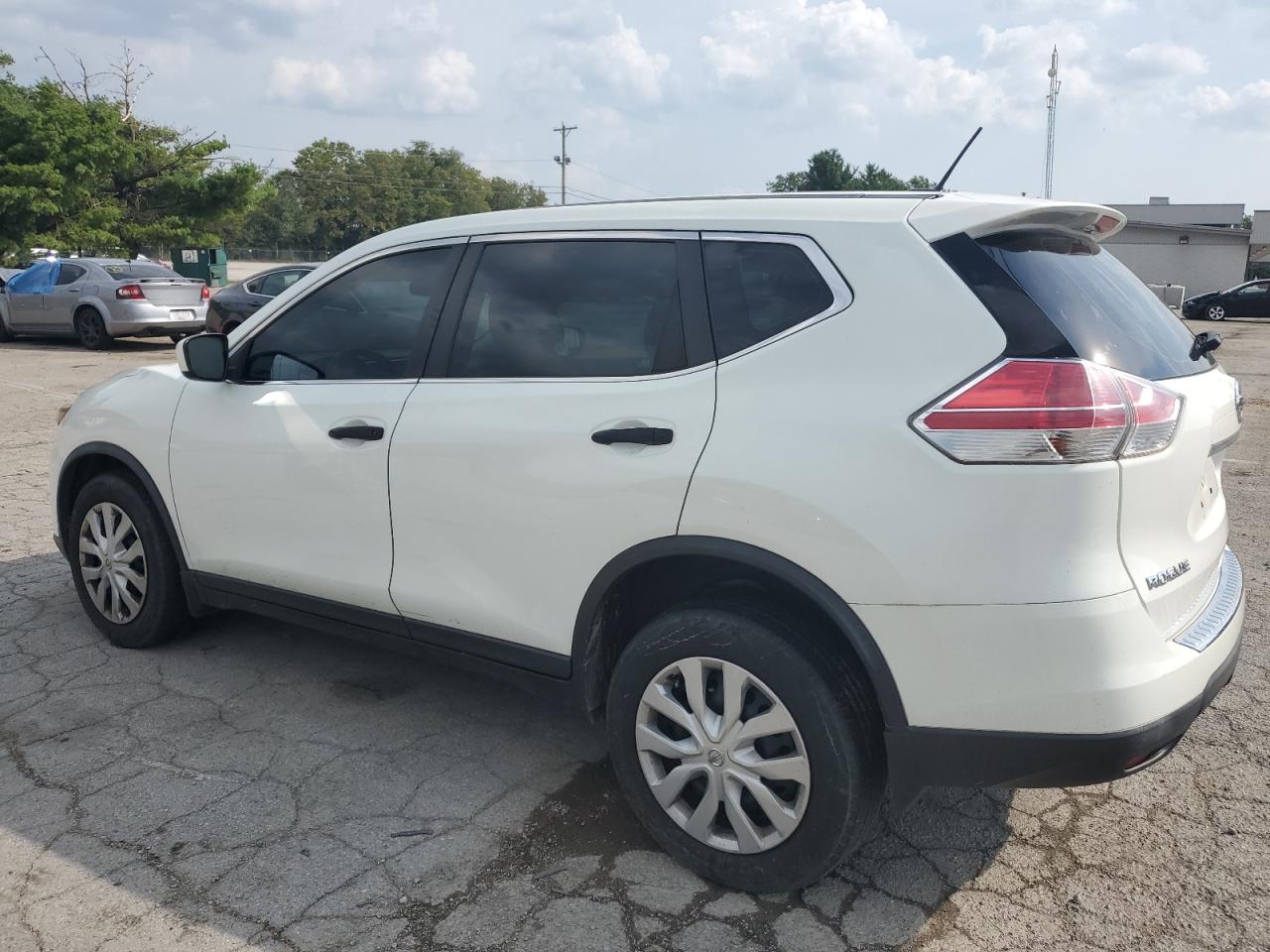 Image 2 of 2016 NISSAN ROGUE S 2016 with VIN KNMAT2MV7GP706686