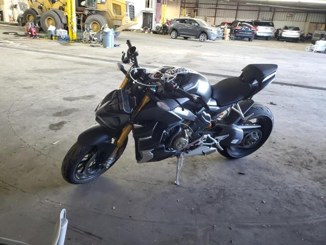 Image 3 of 2022 DUCATI STREETFIGHTER V4 2022 with VIN ZDMFAKNW0NB008437
