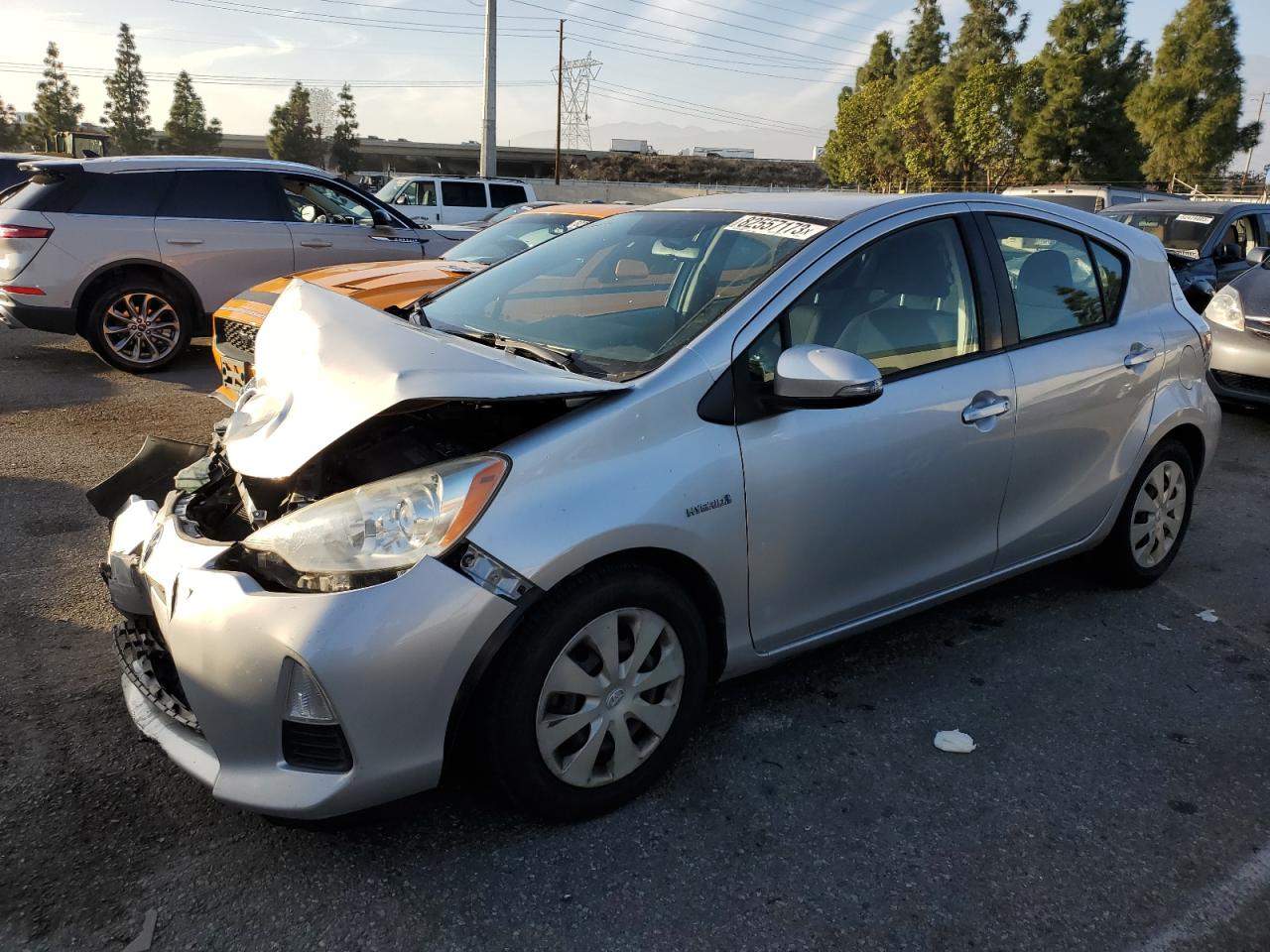 Image 1 of 2013 TOYOTA PRIUS C  2013 with VIN JTDKDTB3XD1535780