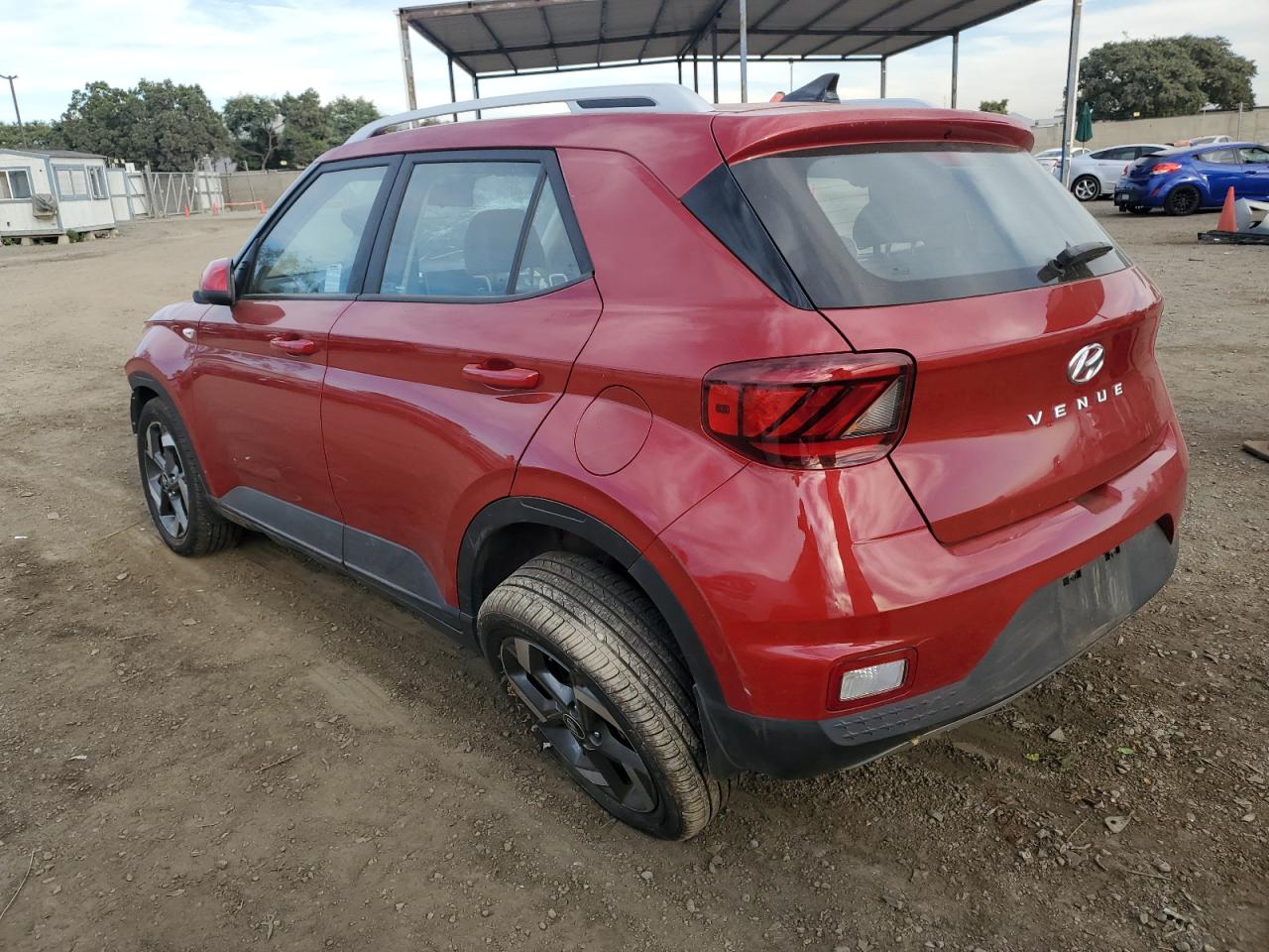 Изображение 2 2022 HYUNDAI VENUE SEL 2022 с VIN KMHRC8A31NU190456